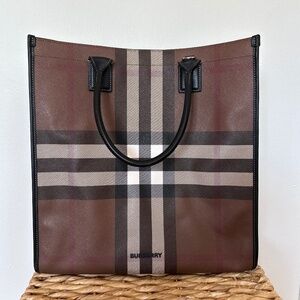 Burberry Leather tote